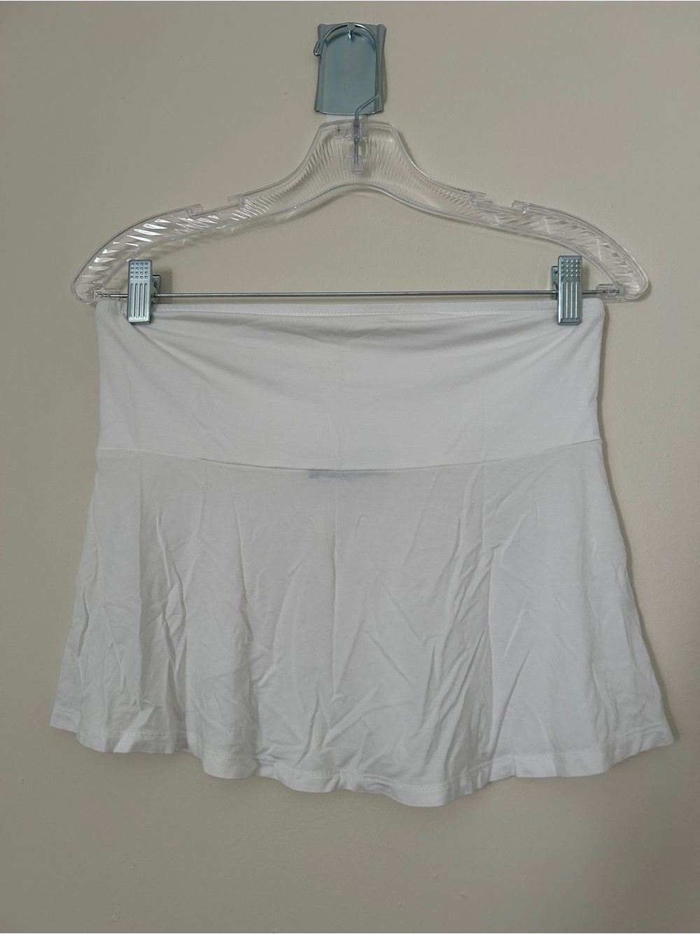 Brandy Melville White Skirt with Navy Label